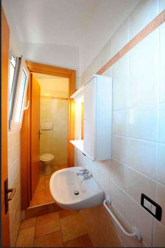 Bedroom 3, Apartments in Peschiera del Garda 22099, Verona