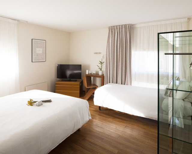 Bedroom 2, Hotel La Perouse, Loire-Atlantique
