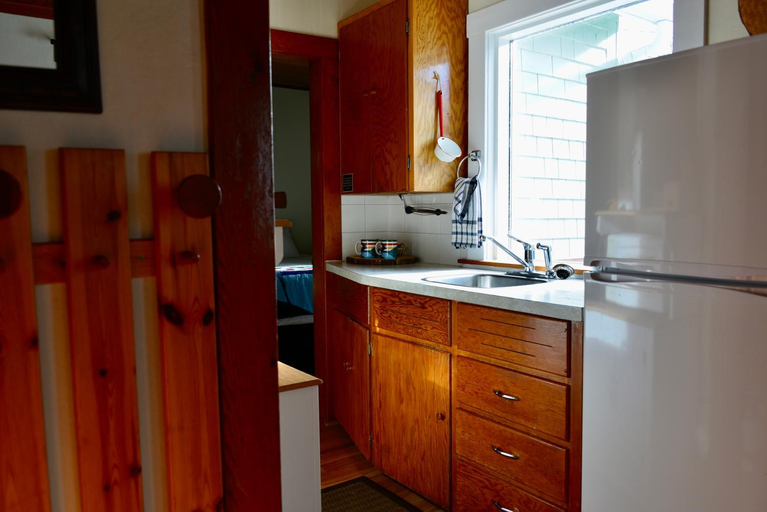 Kitchen 4, Banff Beaver Cabins, Division No. 15