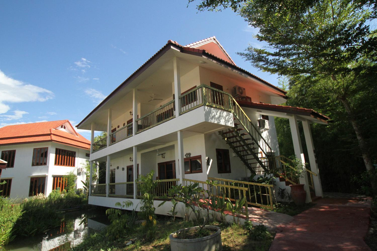 Exterior 7