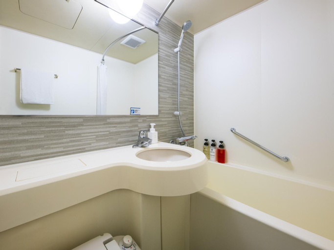 Bathroom 6