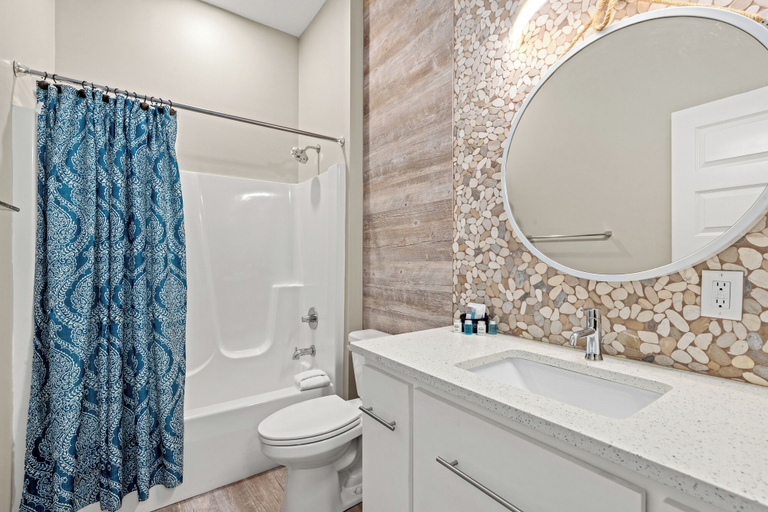 Bathroom 4, Spacious 4-bed, 3-bath Beach House Sleeps 12 for the Perfect Getaway, Bay
