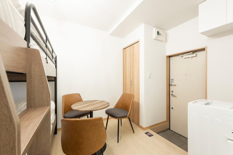 Others 5, Pine Court, Sumida
