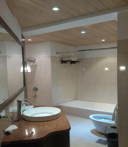 Bathroom 4, Tangerine Boutique Resort, North Goa