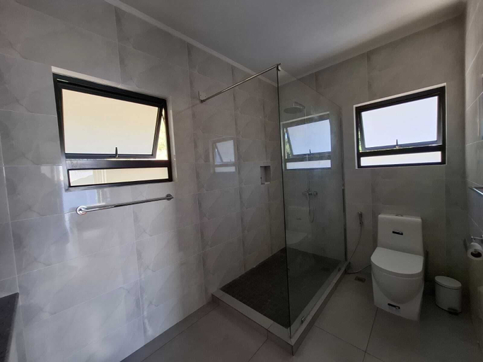 Bathroom 3, Tropical Secrets Holiday Apartments
