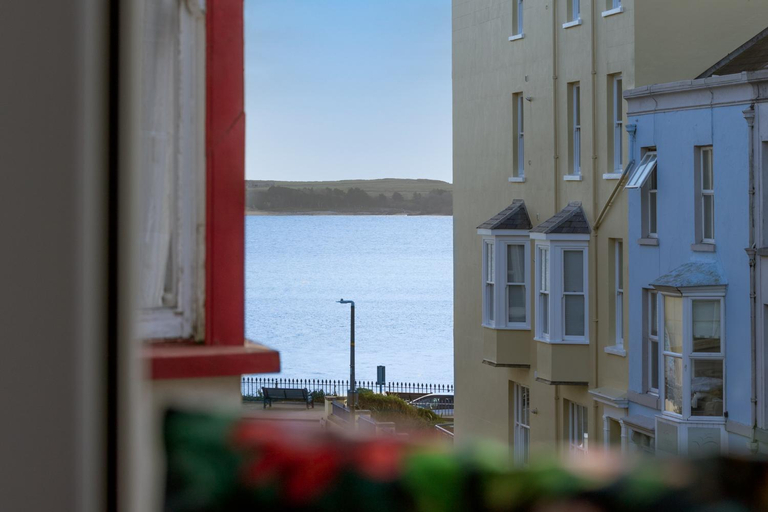 Exterior & Views, Caldey Bay Apartment - Lovely Sea Views, Pembrokeshire