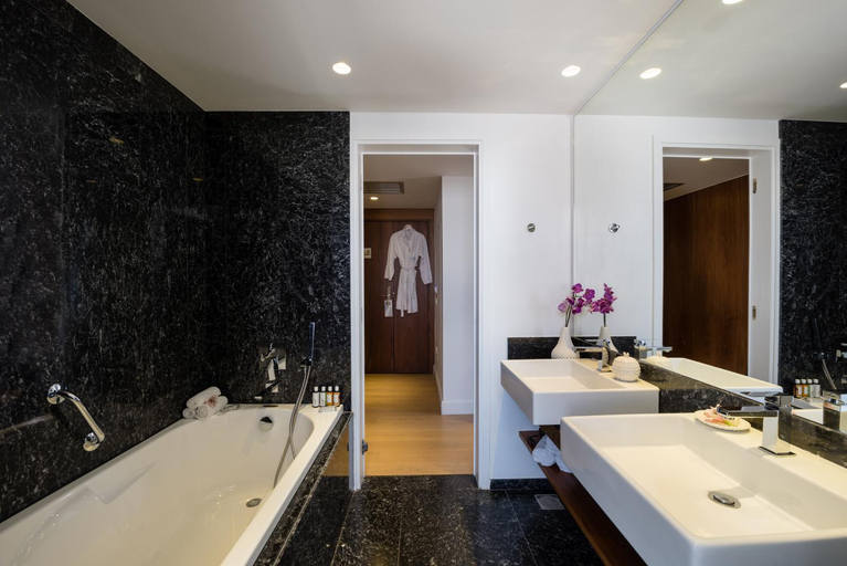 Bathroom 5, Aquila Atlantis Hotel, Crete