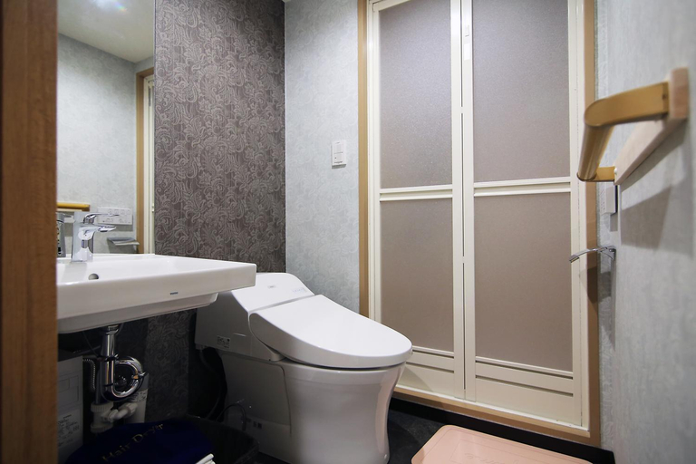 Bathroom 11