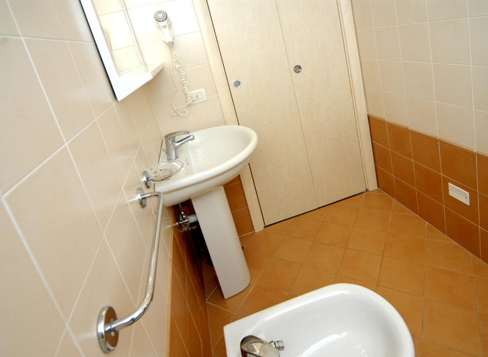Bathroom, Peaceful flat with terrace and Wi-Fi - Beahost, Venezia