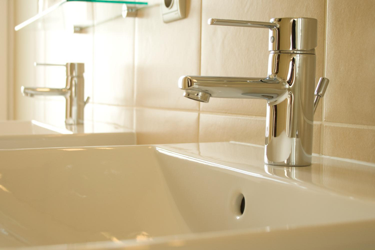 Bathroom 3, Hotel du Parc, Pyrénées-Atlantiques