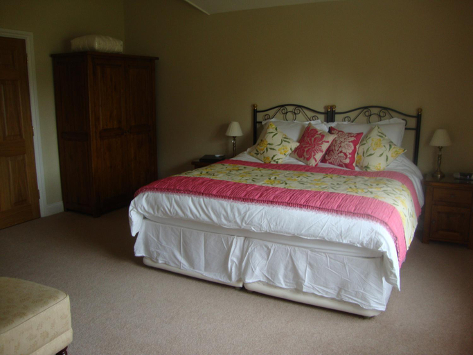 Others 5, The Paddock, Pembrokeshire