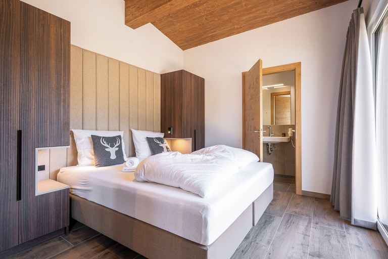 Bedroom 2, Alpenzauber Apartments by Monteviva, Reutte
