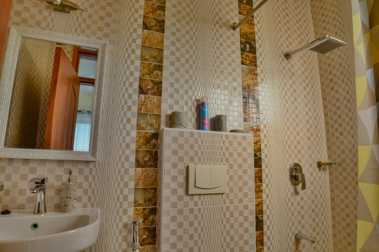 Bathroom 2, Fenns Cozy Apartment - Nyali, Nyali