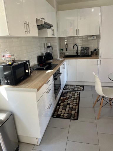 Others 4, Beau 2P, tres equipe, localisation parfaite/AC, Alpes-Maritimes
