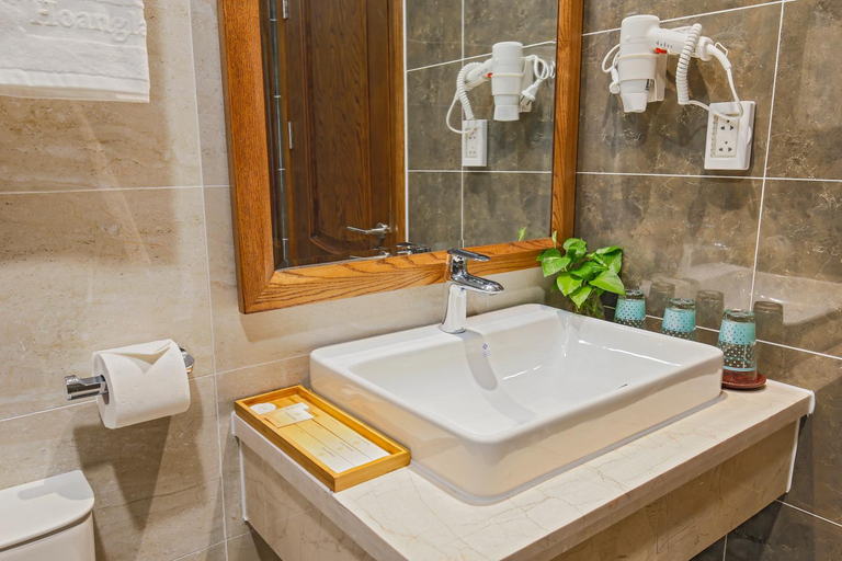 Bathroom 22
