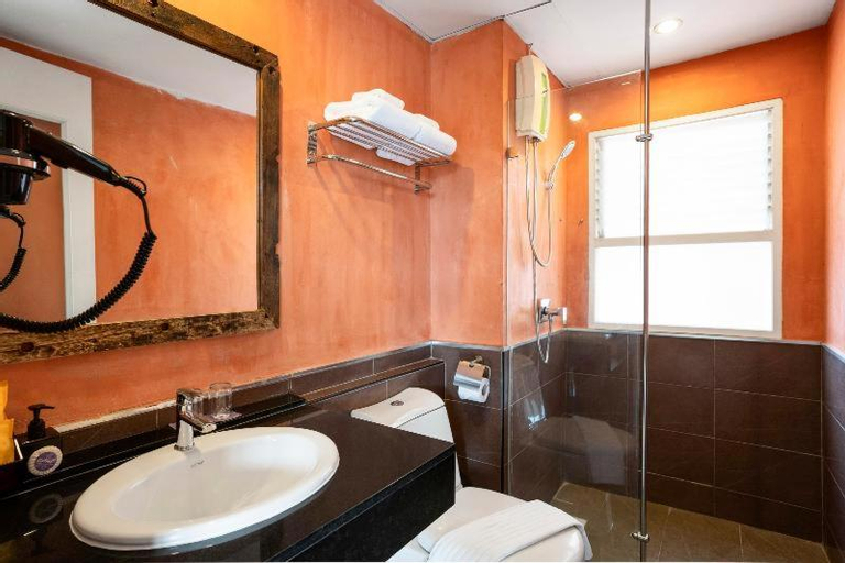 Bathroom 20