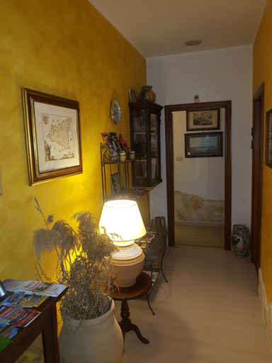 Others 5, Borgo Marinaro, Catania