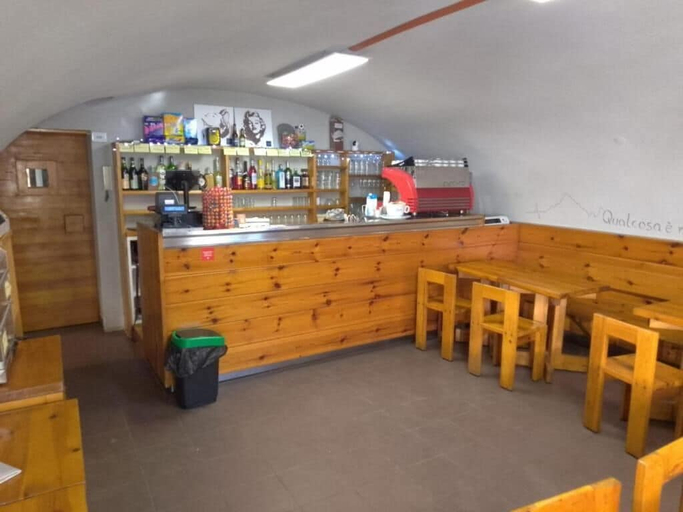 Food & Drinks