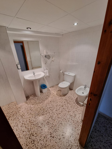 Bathroom 3, Hotel Cims Pas de La Casa, Pyrénées-Orientales