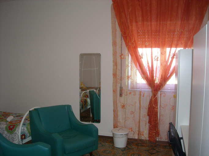 Others 4, Giovannixxlll B&B, Catania