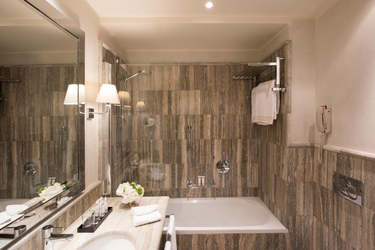 Bathroom 16