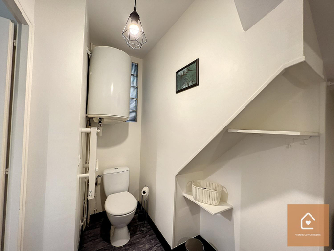 Bathroom 4, Yellow Studio - Arrivee Autonome, Vienne