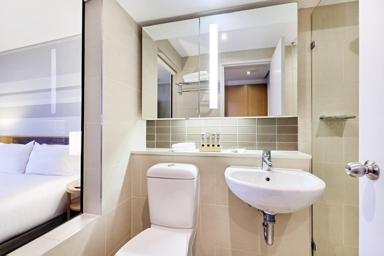 Bathroom 16