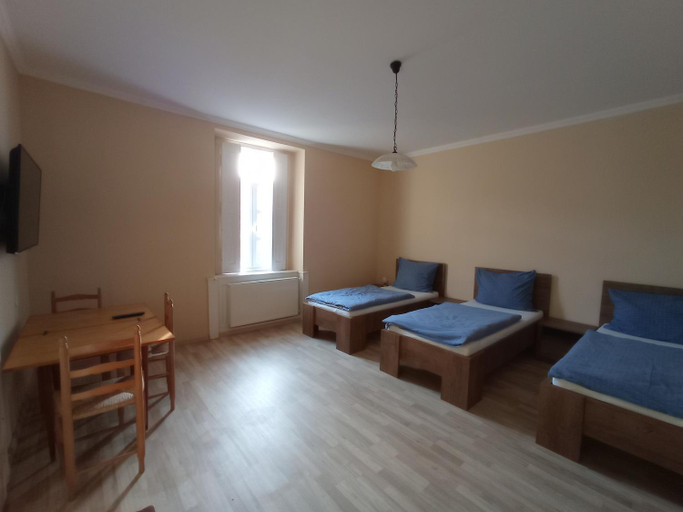 Others 4, Apartmanhaz Mohacs, Mohácsi
