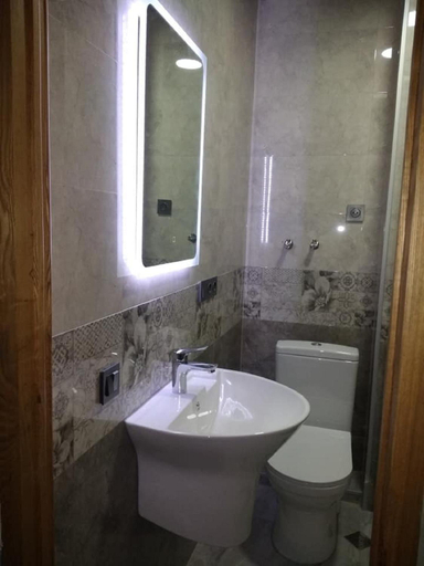 Bathroom 4, On Khimshiashvili Apartment, Batumi