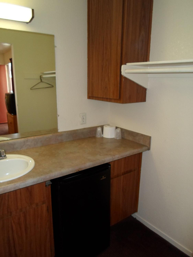 Bathroom 4, Ez 8 Motel Newark, Alameda