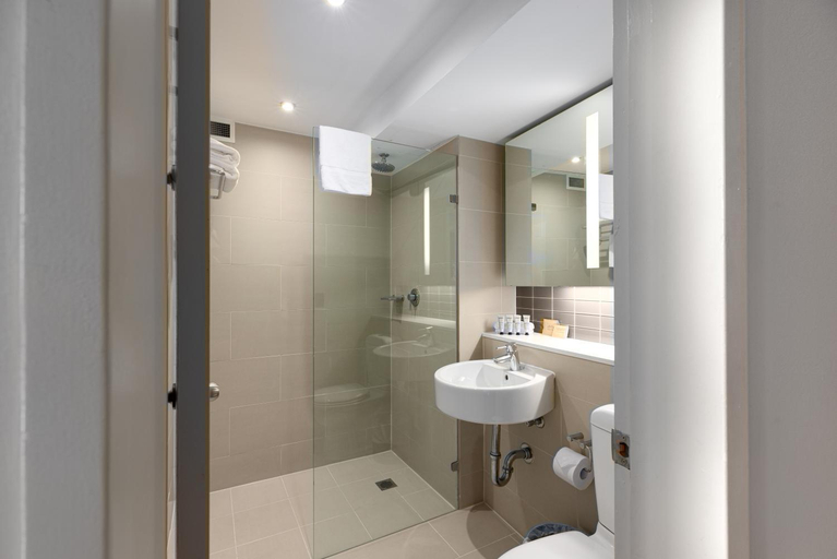 Bathroom 14