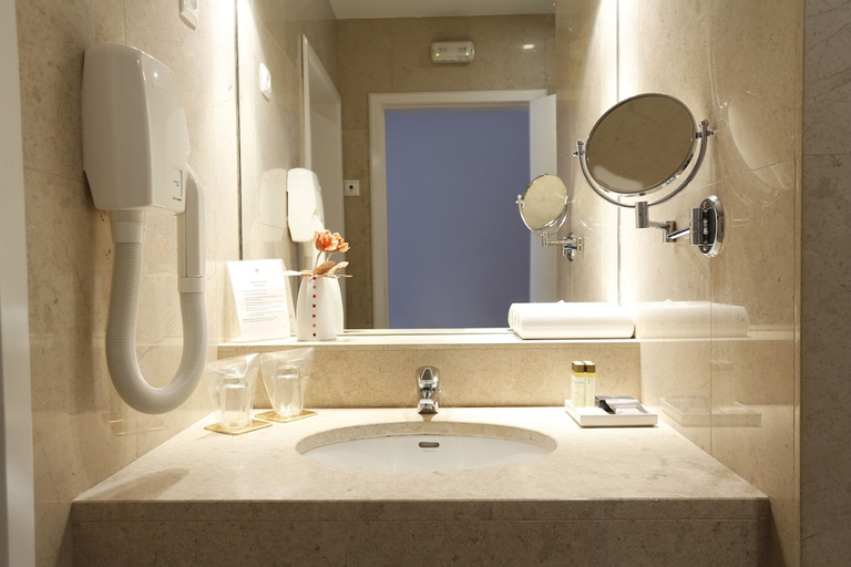 Bathroom 4, Montebelo Palácio dos Melos Viseu Historic Hotel, Viseu