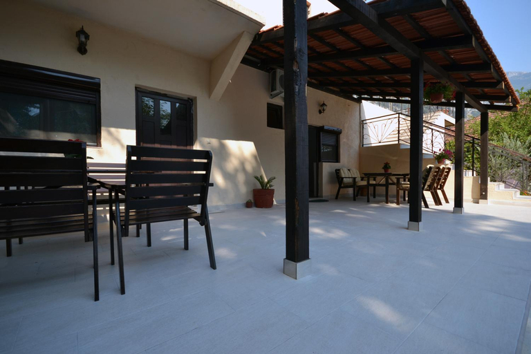 Others 3, Apartments Dionis