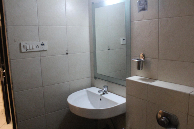 Bathroom 2, Hotel Western Court, Palghar