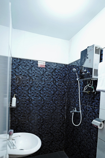 Bathroom 7