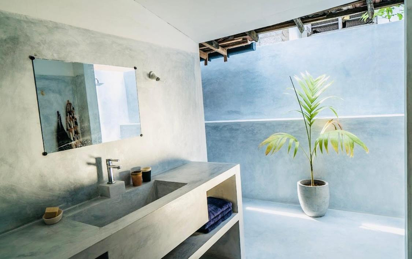 Bathroom 3, Kumudu Holiday Home, Dickwella