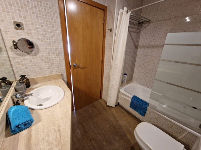 Bathroom 5, Rooms Aribau 133, Barcelona