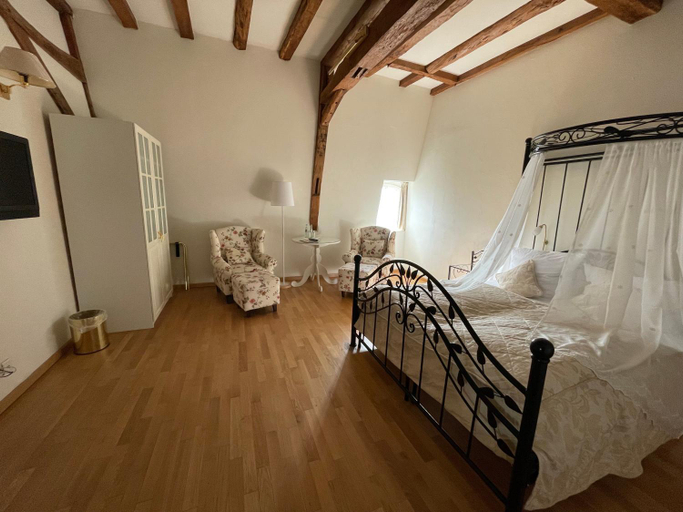 Bedroom 3, バーグハウス & ヴィラ クローネンバーグ, Euskirchen