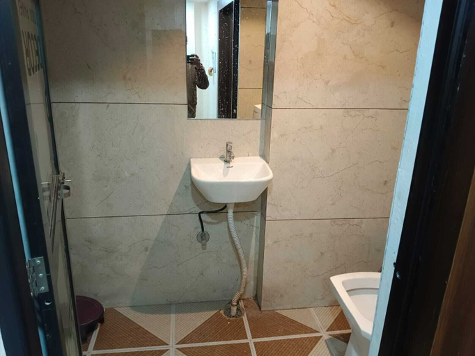 Bathroom, Hotel Om Omkar, Ujjain