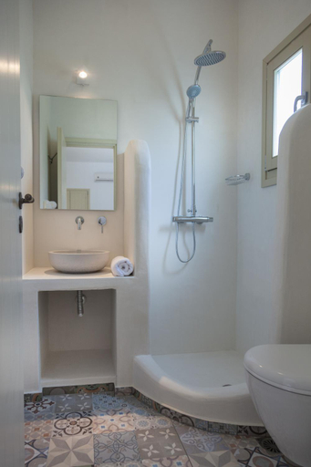 Shower 3, Muses, South Aegean