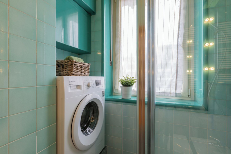 Bathroom 3, Cinema & Bamboo Flats by Wonderful Italy, Torino