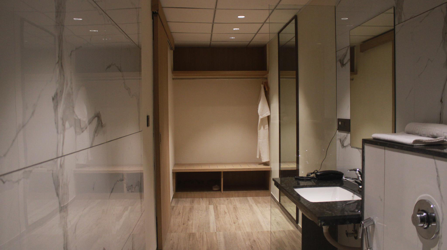 Bathroom 4, Nrich Skyotel, Navsari, Navsari