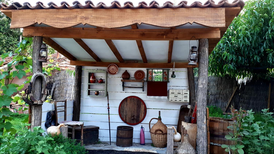 Others 1, Babinata Kashta-Srebarna, Silistra