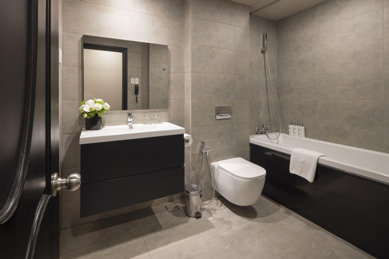 Bathroom 13
