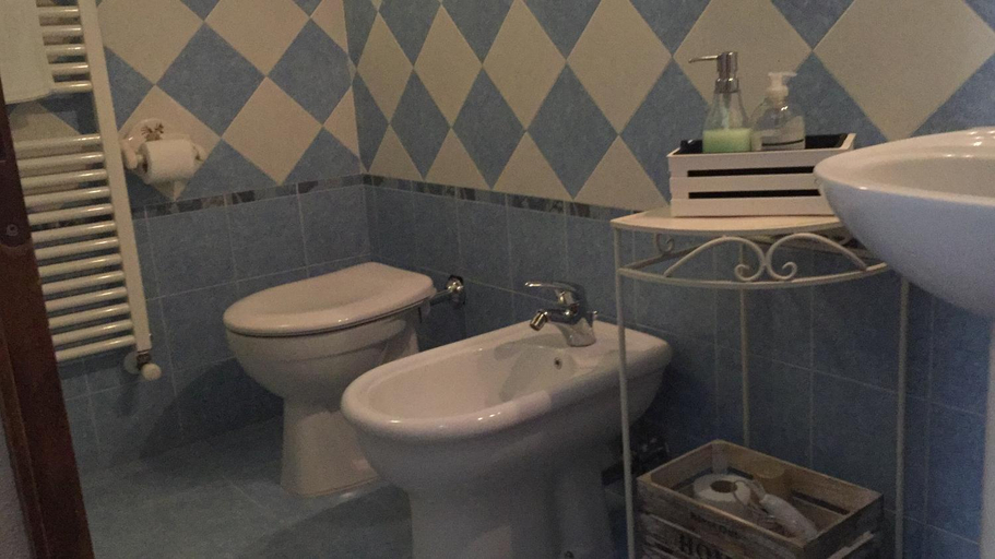 Bathroom 2, Affittacamere Caliani, Siena