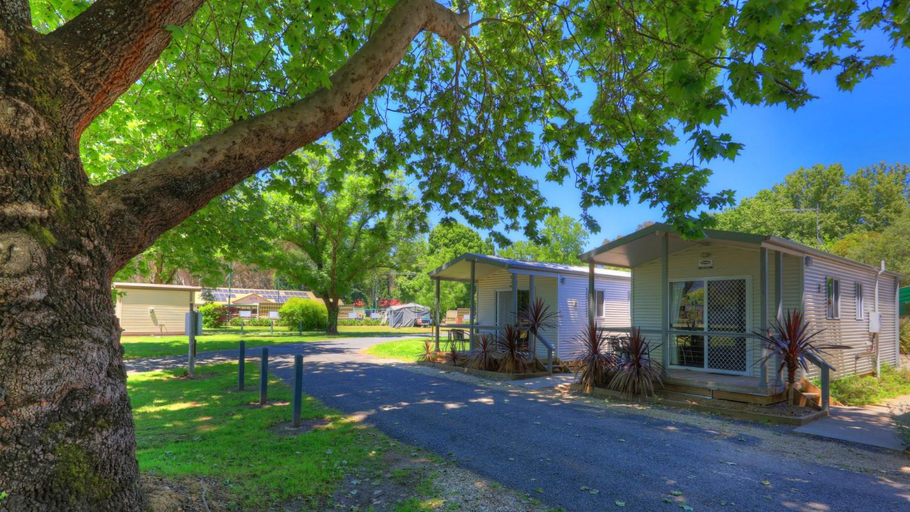 Exterior & Views 1, Myrtleford Holiday Park, Alpine- West