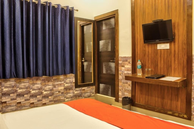 Bedroom 3, Hotel Hill View, Dehradun