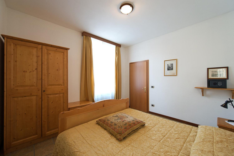 Bedroom 2, Residence Villa Nicole, Trento