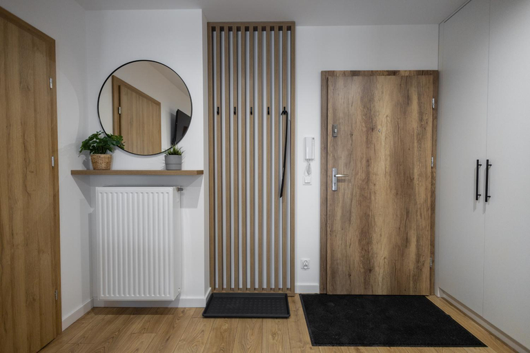 Others 3, Gold Apartments Cicha 12 - Centrum - Dwie sypialnie i parking, Nowy Sącz
