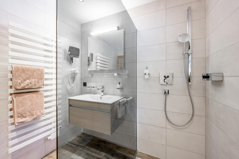 Bathroom 4, Naturhotel Alpenblick, Schwaz